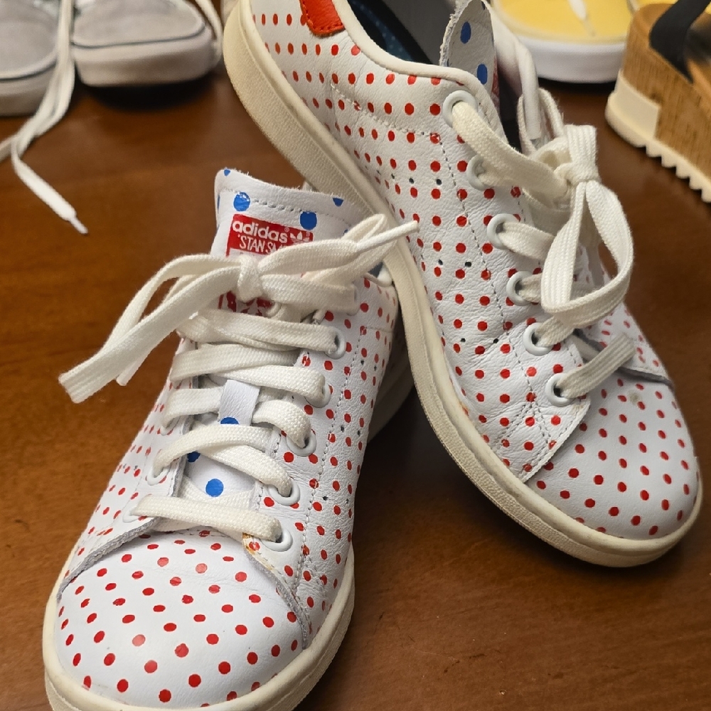 Adidas Kids' White and Red Dot Sneakers